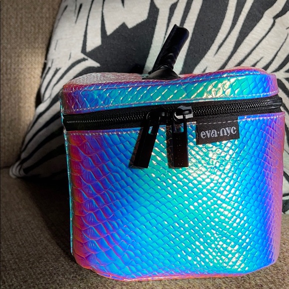 Mini blow dryer and flat iron set - Picture 2 of 5